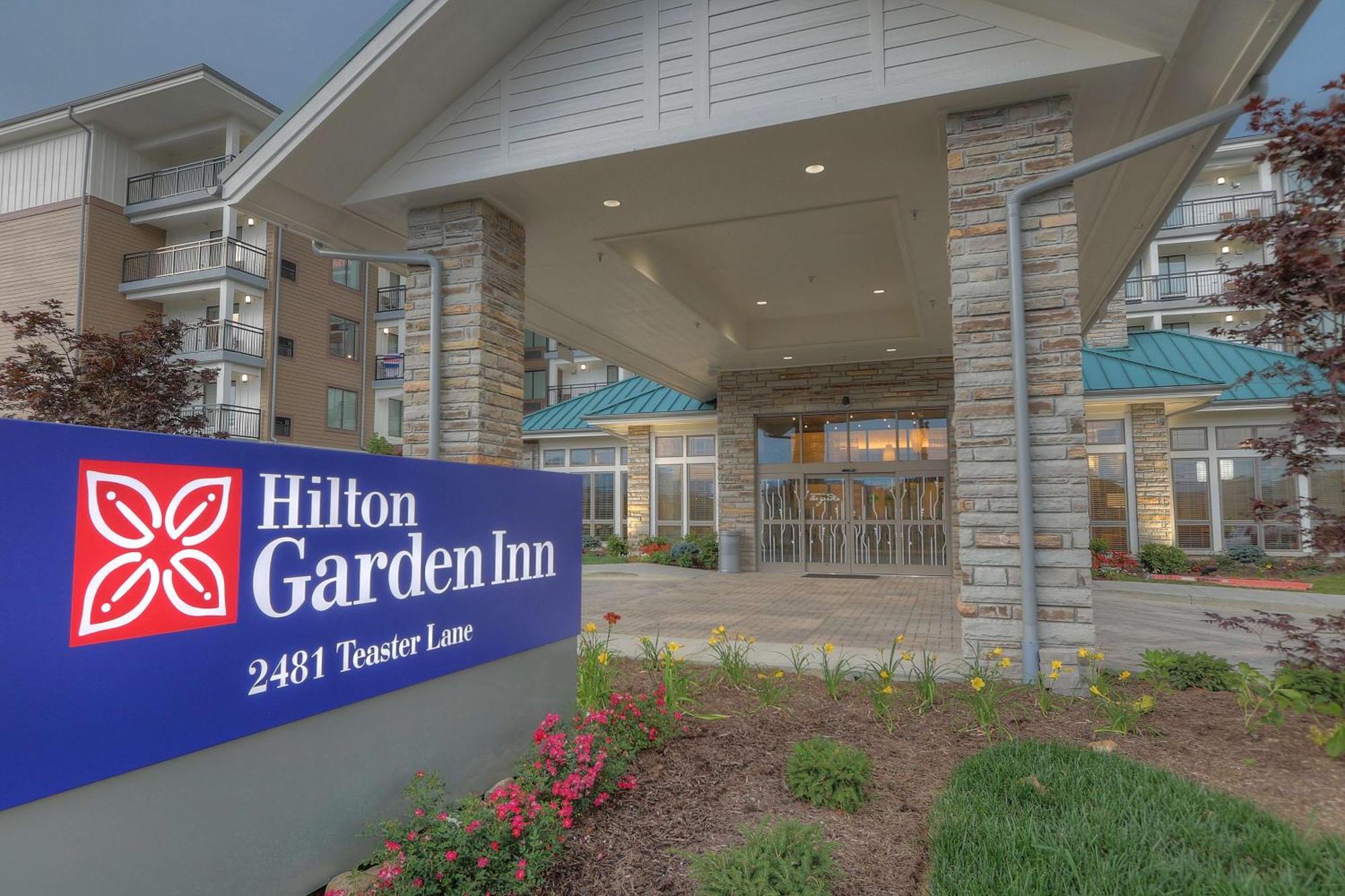 Hilton Garden Inn Pigeon Forge Bagian luar foto