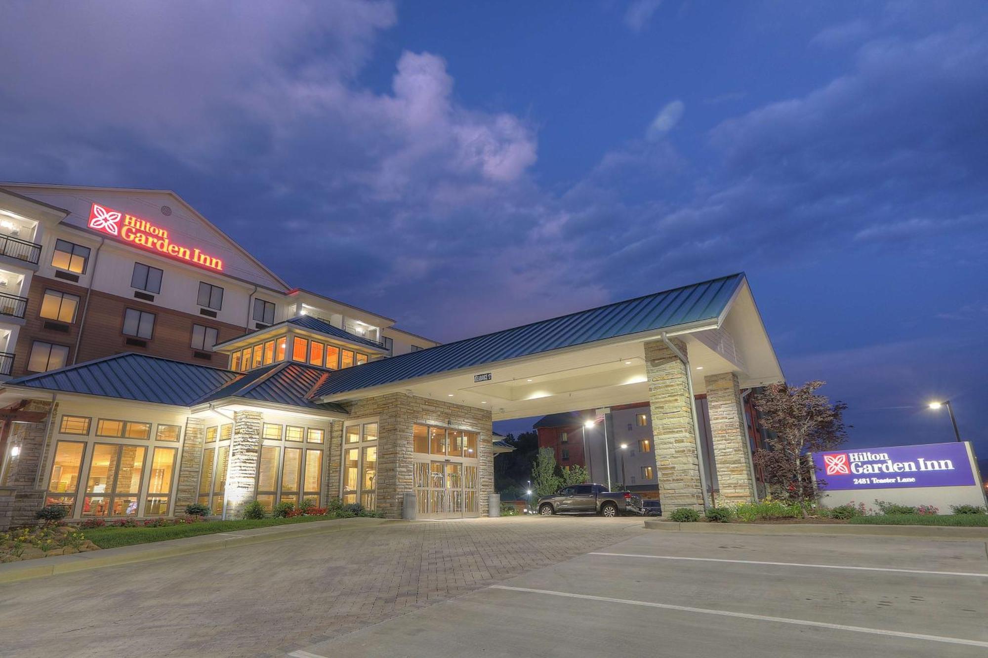 Hilton Garden Inn Pigeon Forge Bagian luar foto